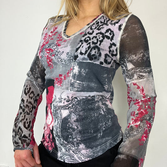 Y2K graphic print long sleeve top - size m