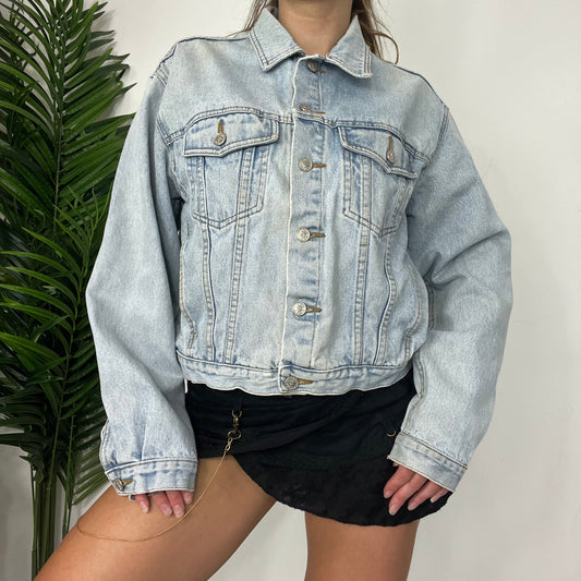 90s Light Wash Denim Button Down Jacket - Medium