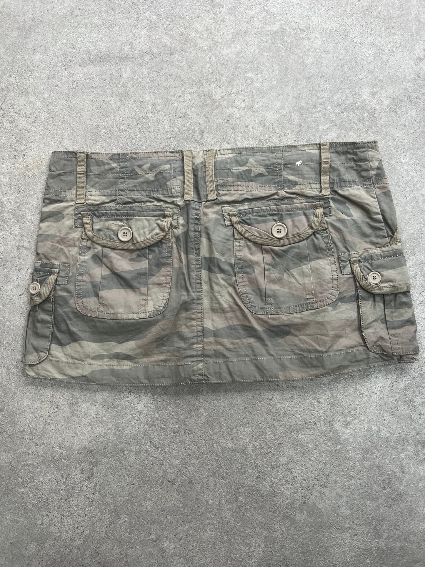 00s vintage camo mini cargo skirt