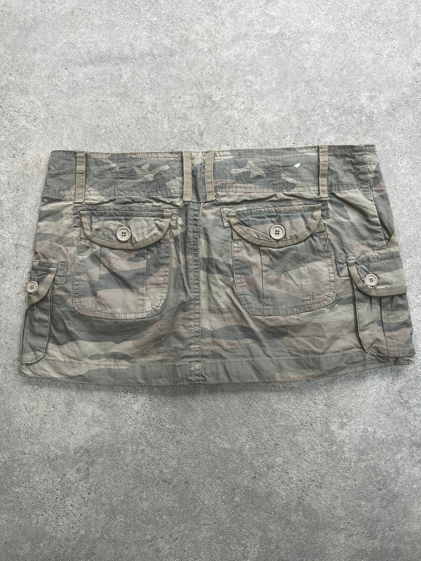 00s vintage camo mini cargo skirt