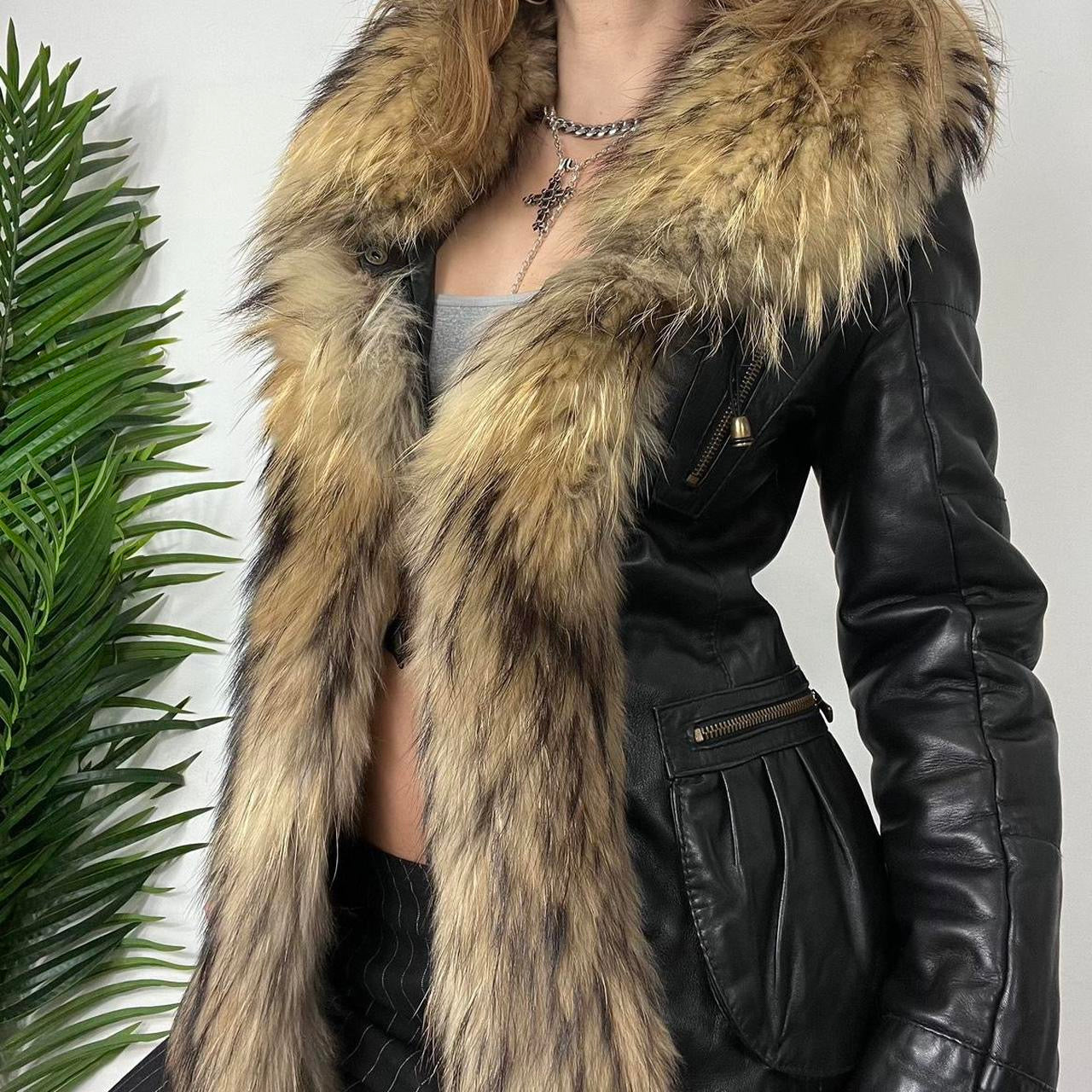 Fur trim fitted jacket