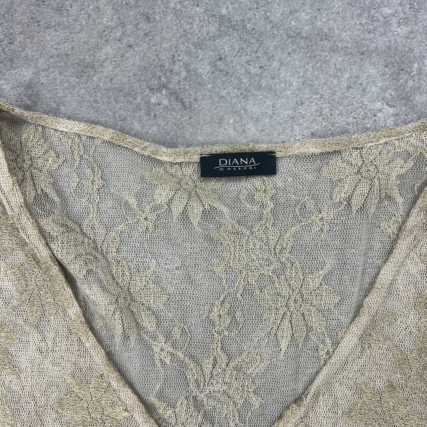 Khaki lace 3/4 length top