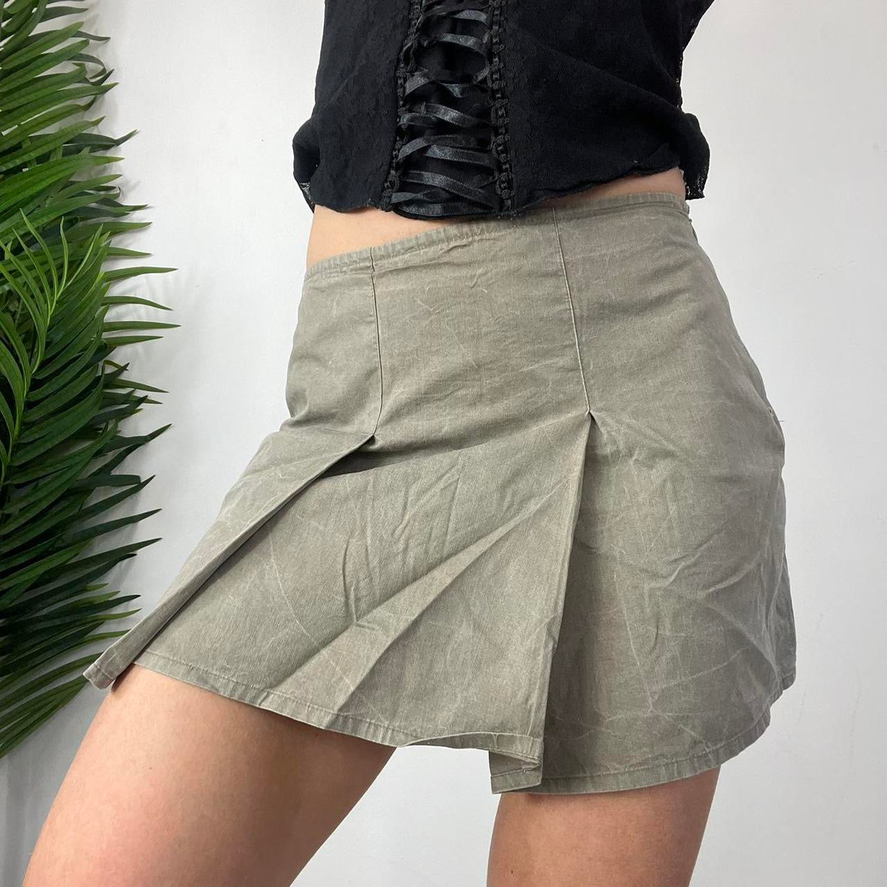 90s Pleated Cargo Mini Skirt