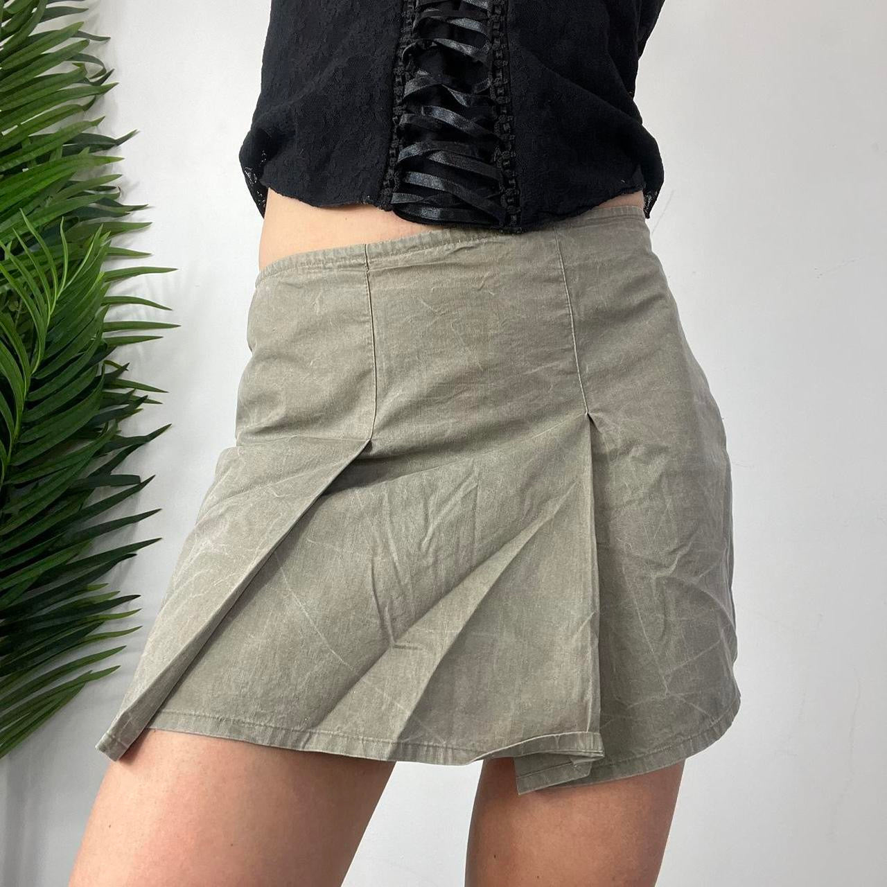 90s Pleated Cargo Mini Skirt