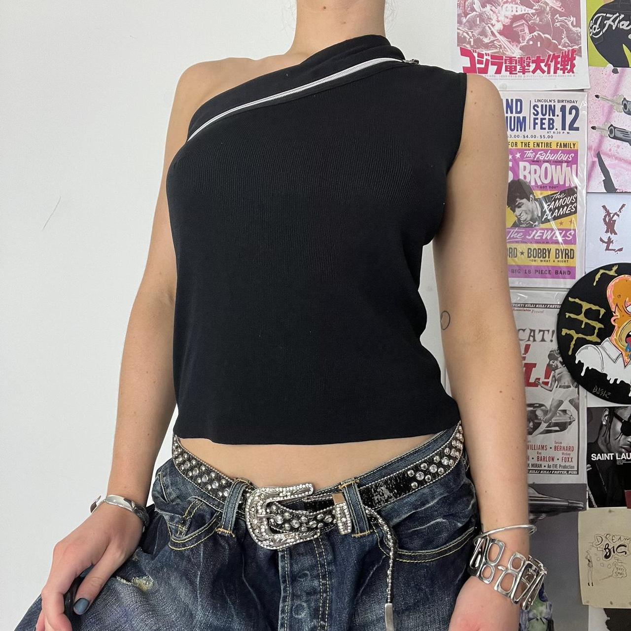 One shoulder asymmetric crop top